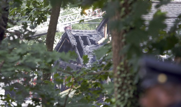 Αεροπλάνο συνετρίβη πάνω σε σπίτια στο Κονέκτικατ